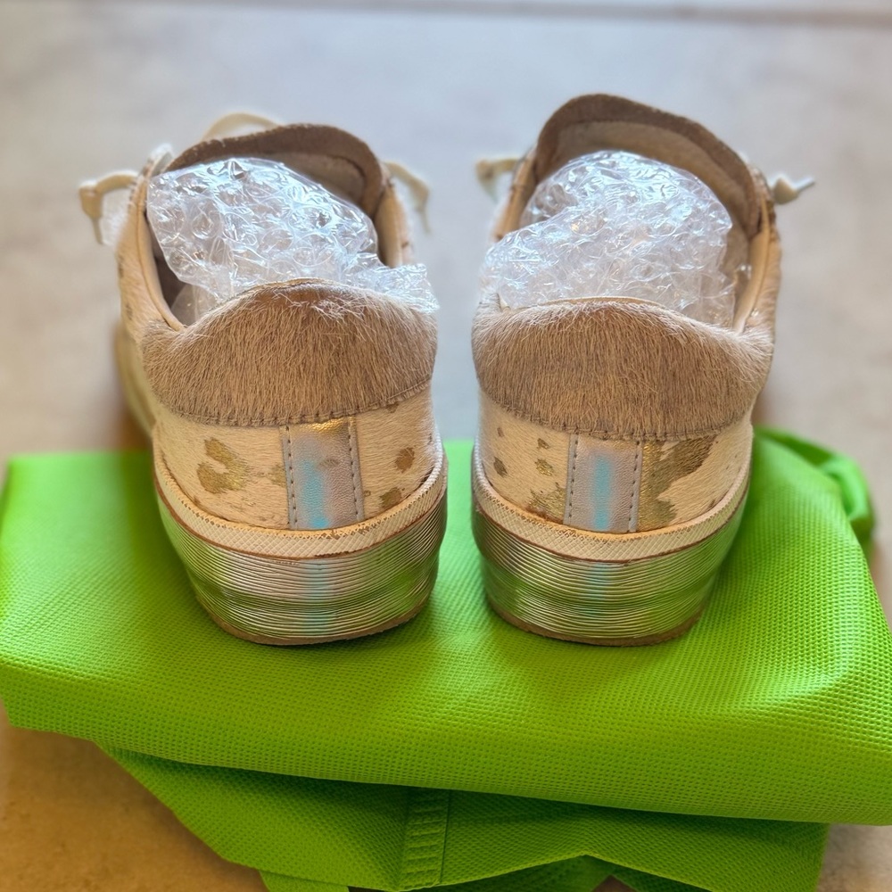 Dolce Vita size 6 Zina Sneakers in White calf hair, Tan, and gold - Picture 5 of 8